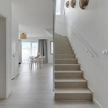 Park Apartment *